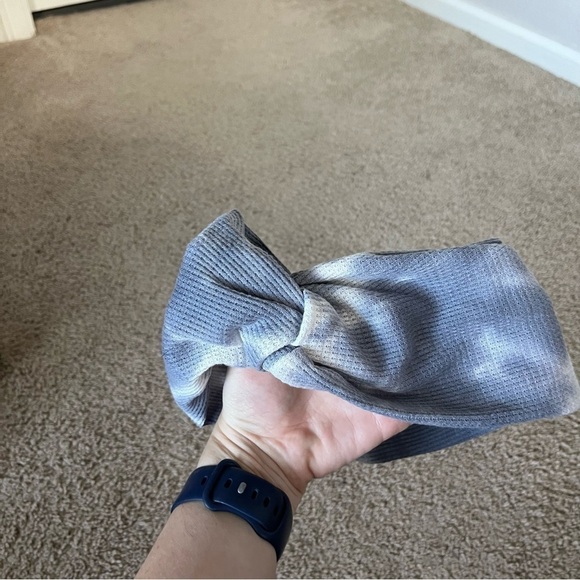 *2/$15* Tie Dye Top Knot Headband - Picture 2 of 5